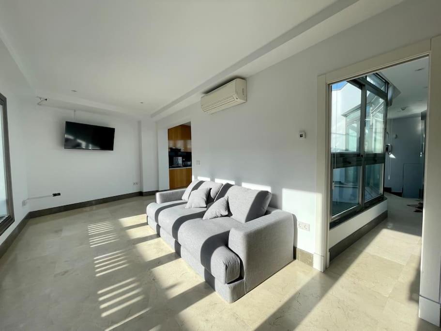 セビリア Fdez Amazing House By Cathedral And Giralda With Private Poolヴィラ エクステリア 写真